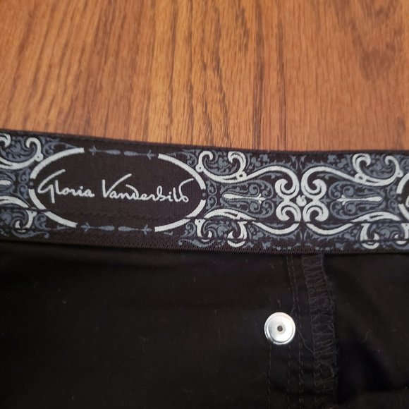 Gloria Vanderbilt Crop Cargo Pants! - Picture 6 of 11